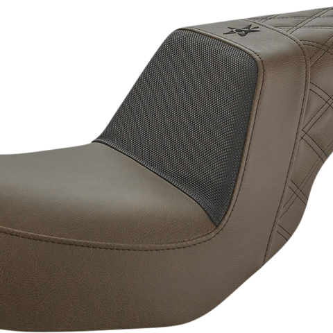 Saddlemen Unknown Industries Front and Rear Motorcycle Seat Kit with GelCore™ Technology for Dyna Models (Part Number UN06-04-173BR)