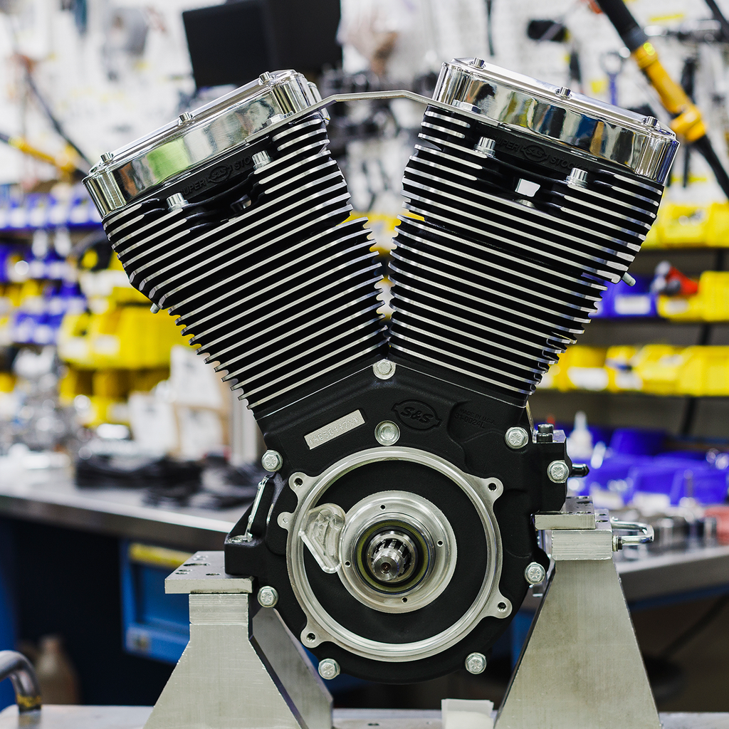 S&S Cycle V124 Long Block Engine, Chrome/Wrinkle Black, Big Twin Custom Chassis, Part 310-1159