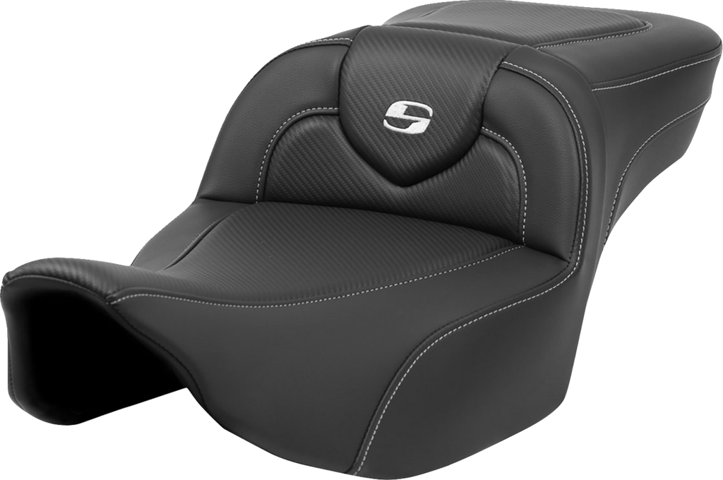 SADDLEMEN Roadsofa* Extended Reach Seat - Carbon Fiber - Silver Stitch/Silver Logo - no Backrest - FL '23-'24 823-07-186