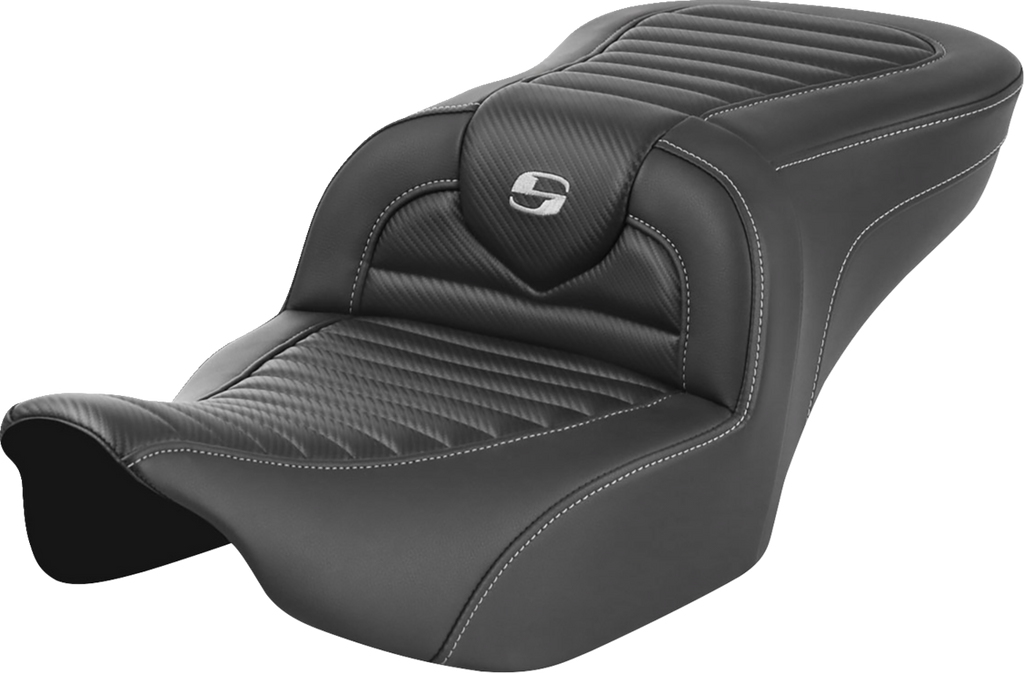 SADDLEMEN Roadsofa™ Seat without Backrest for FLTR/FLHX 2023-2024 – Tuck-n-Roll Design with Carbon Fiber Look