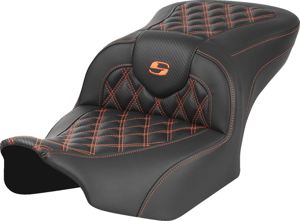 SADDLEMEN RoadSofa* Seat - without Backrest - Carbon Fiber - Orange Stitch - FL/FX '23-'24 823-07-20603 - Team Dream Rides
