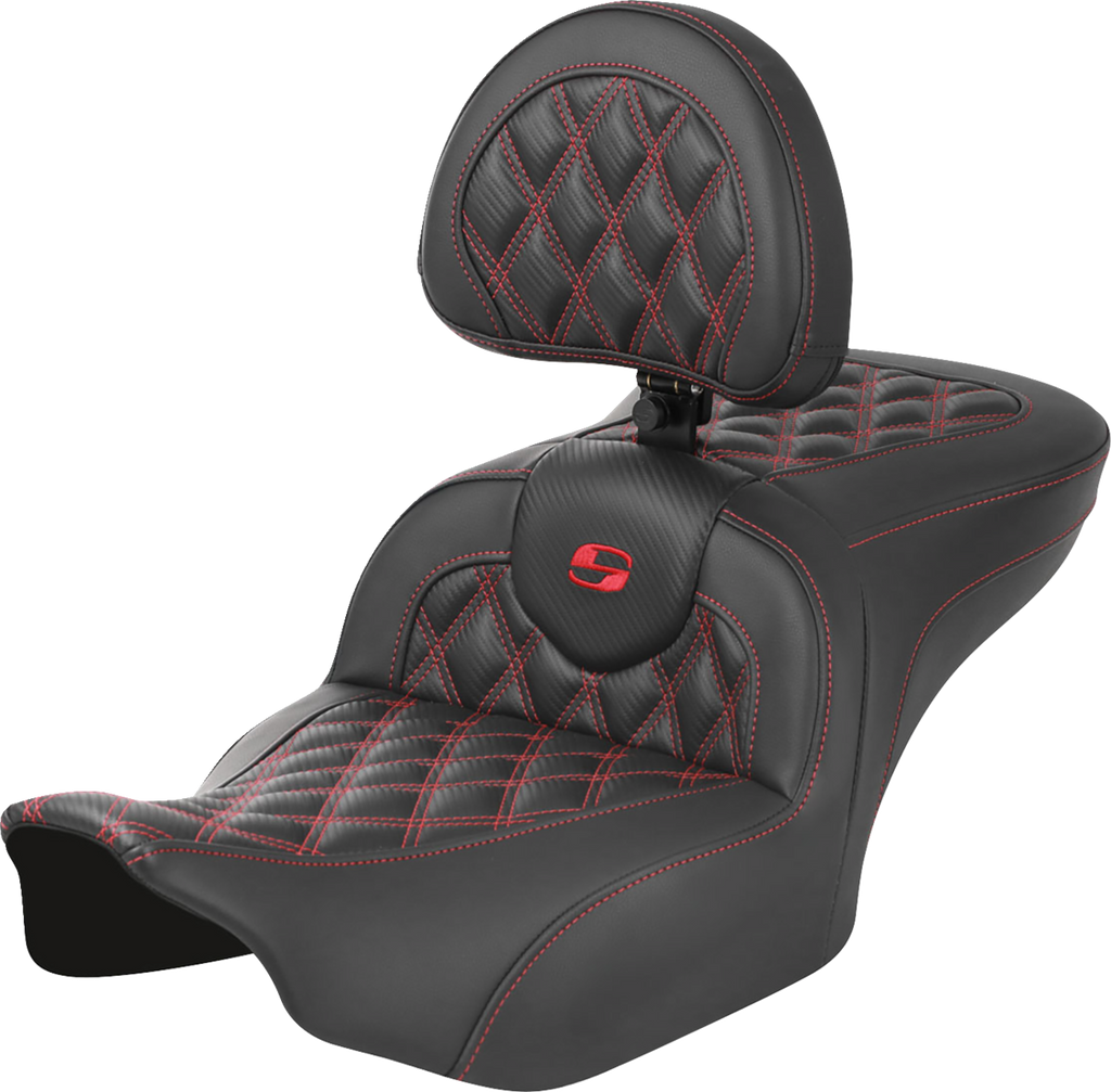 SADDLEMEN RoadSofa™ Seat with Backrest for FLTR/FLHX 2023-2024 – Carbon Fiber Lattice Stitch, Red Stitch, Part #823-07-206B4