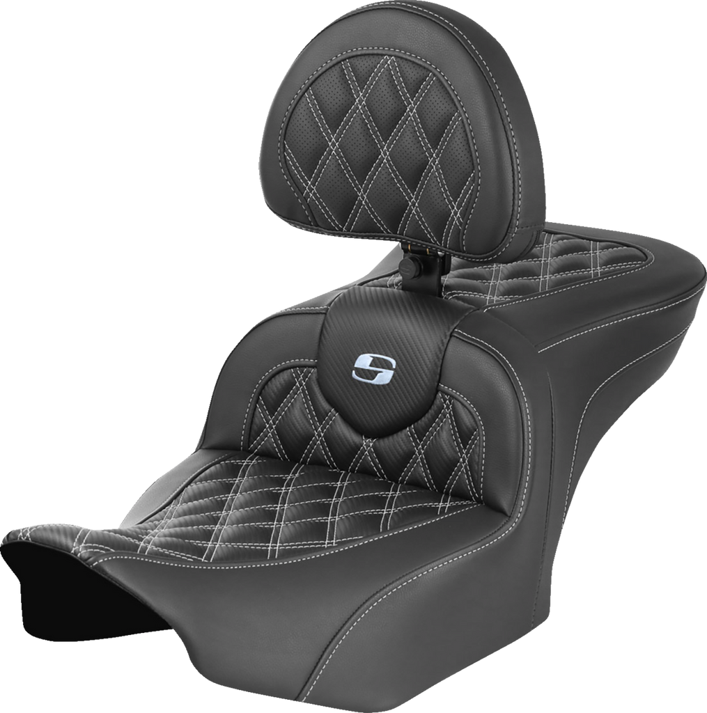 SADDLEMEN RoadSofa™ Seat with Backrest for FLTR/FLHX 2023-2024 - Carbon Fiber, Silver Stitch, Part 823-07-206B5
