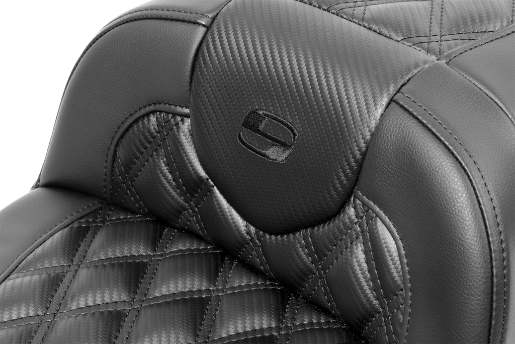 SADDLEMEN Roadsofa* Extended Reach Seat - without Backrest - Carbon Fiber - Lattice Stitch - FLTR/FLHX '23-'24 823-07-20700 - Team Dream Rides