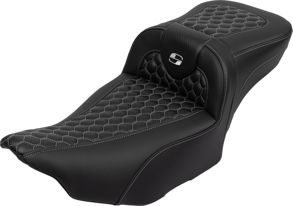 SADDLEMEN Roadsofa* Extended Reach Seat - with Backrest - Honeycomb - Silver Stitch - FLTR/FLHX '23-'24 823-07-190B5 - Team Dream Rides