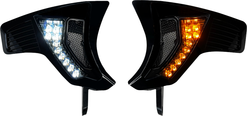 CUSTOM DYNAMICS Shark Demon® Turn Signal Vents with Smoke Lens SD-RG23-VTS-AW