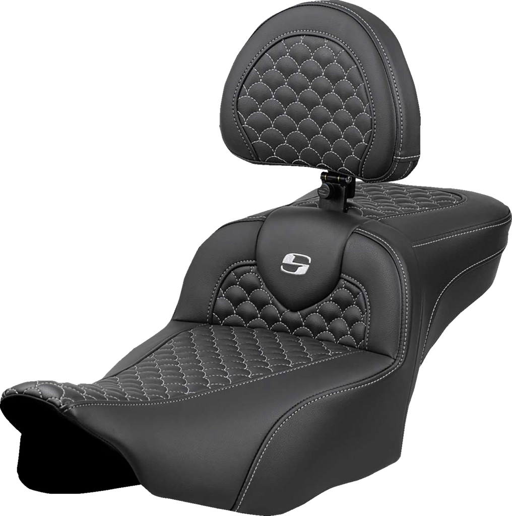 SADDLEMEN Roadsofa™ Extended Reach Seat with Backrest for FLT/FLH 2023-2024 - Dragon Scale Stitch in Silver