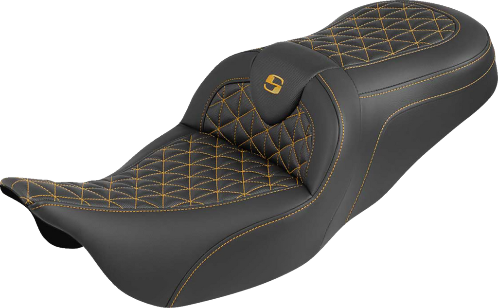 SADDLEMEN RoadSofa™ Tri Gripper Seat for FLH/FLT '08-'25 – Standard Reach, Gold Stitch, No Backrest