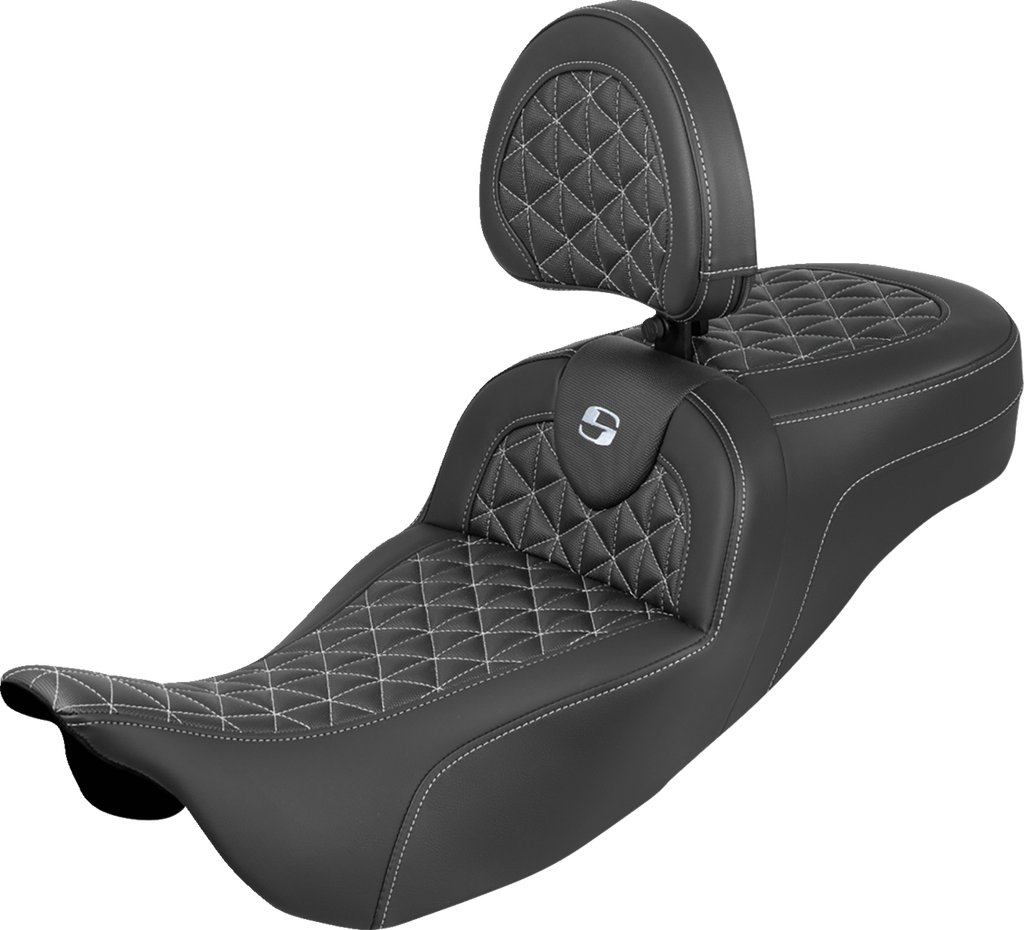 SADDLEMEN RoadSofa™ Tri Gripper Seat with Backrest for FLH/FLT 2008-2025, Extended Reach, Silver Stitch – Part Number 808-07B-211B5