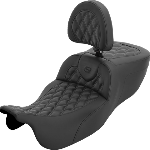 SADDLEMEN Roadsofa™ Extended Reach Seat with Backrest for FLRT/FLTRT '15-'25 – Carbon Fiber Lattice Stitch, Part #815-07-207B0