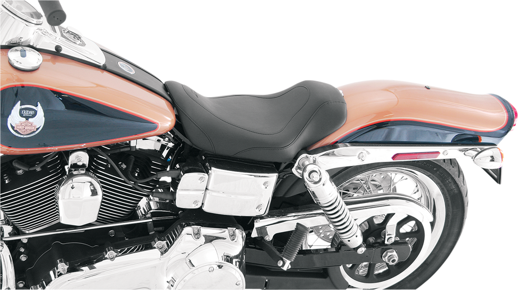 MUSTANG Tripper* Solo Seat - Tuck and Roll - Dyna 76580 - Team Dream Rides