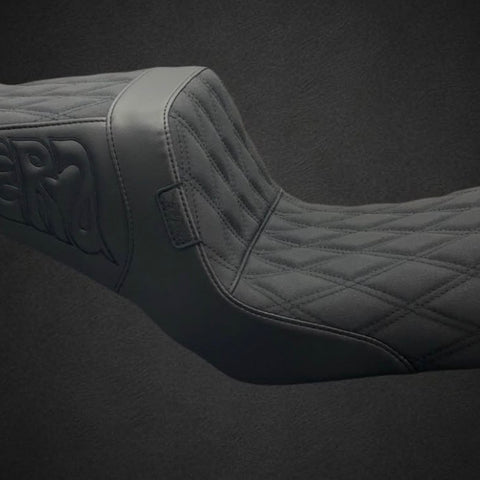 LE PERA Tailwhip Seat Custom - Double Diamond Gripper  with OG Side Panels
