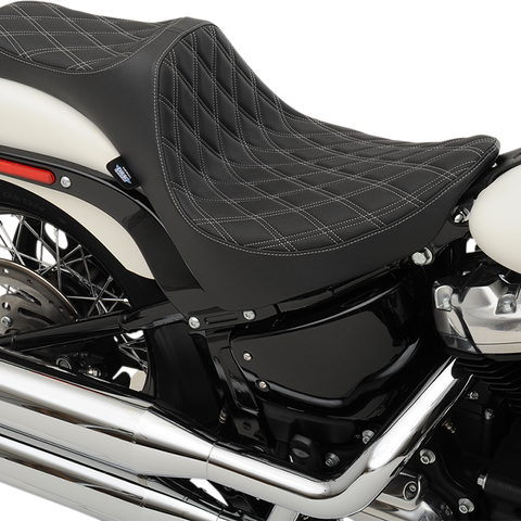 DRAG SPECIALTIES SEATS Predator III Seat - Double Diamond - Silver Thread -Softail Predator III Seat - Team Dream Rides