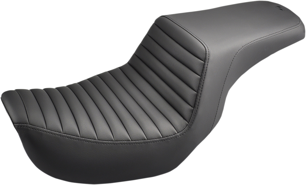 SADDLEMEN Step Up Seat - Tuck and Roll - Dyna Step Up Seat — Tuck and Roll - Team Dream Rides