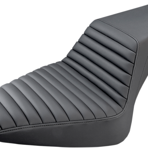 SADDLEMEN Step Up Seat - Tuck and Roll - Black - FLS Step Up Seat — Tuck and Roll - Team Dream Rides
